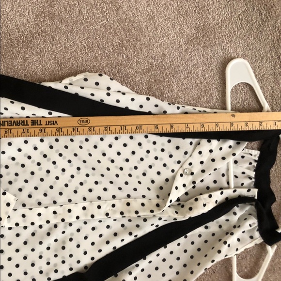 Polka dot sleeveless blouse - Picture 5 of 6